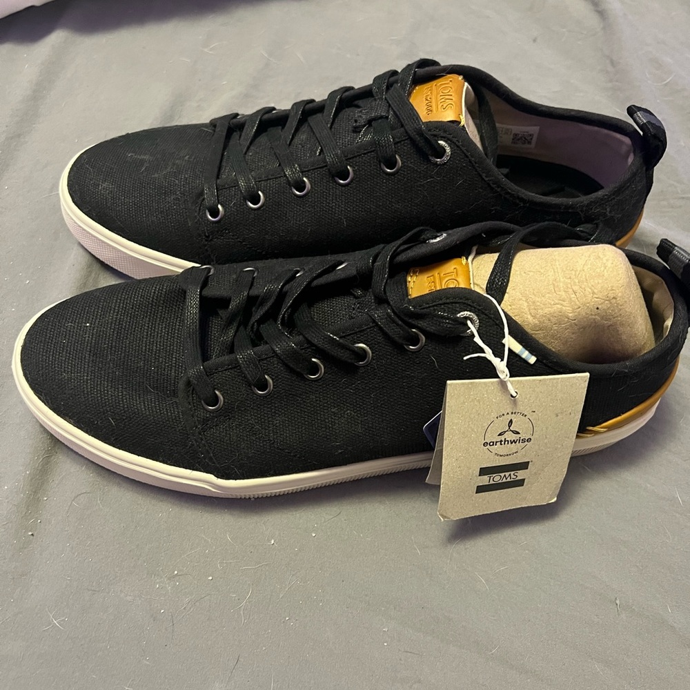 TOMS fashion shoes